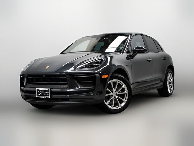 2022 Porsche Macan Base