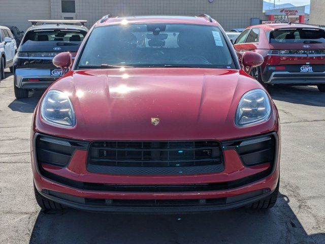 2022 Porsche Macan Base