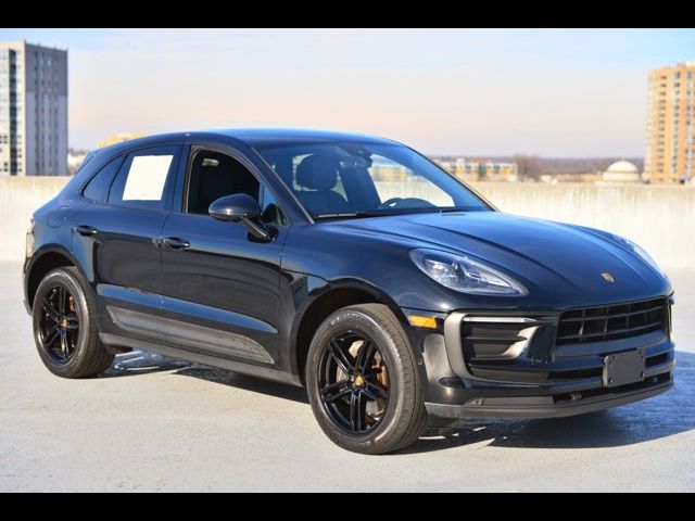 2022 Porsche Macan Base