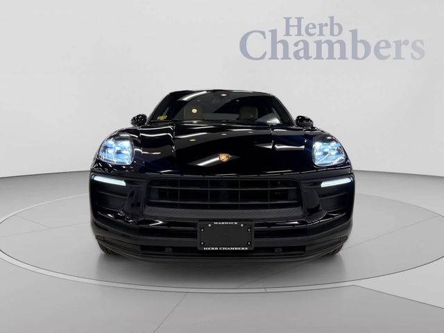 2022 Porsche Macan Base