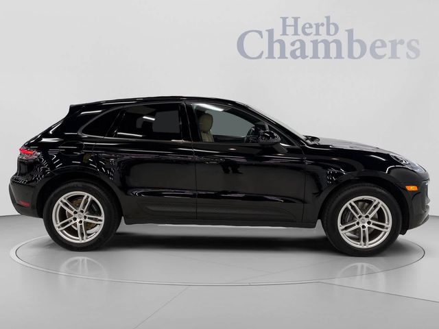 2022 Porsche Macan Base