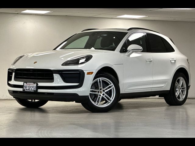 2022 Porsche Macan Base