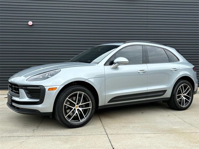 2022 Porsche Macan Base