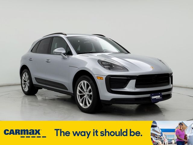 2022 Porsche Macan Base