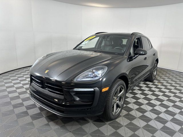 2022 Porsche Macan Base