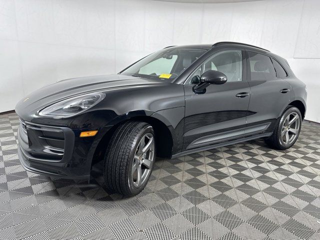 2022 Porsche Macan Base