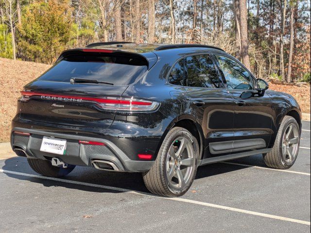 2022 Porsche Macan Base