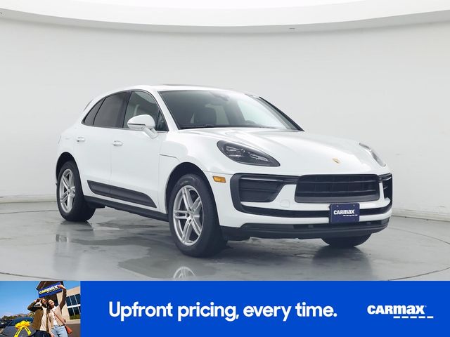 2022 Porsche Macan Base