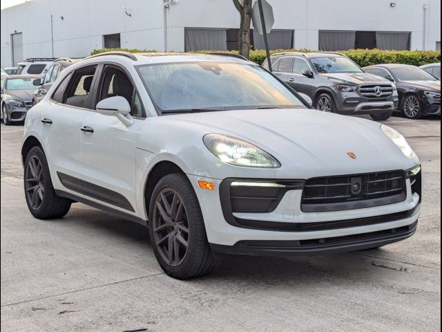 2022 Porsche Macan Base