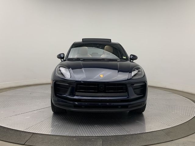 2022 Porsche Macan Base