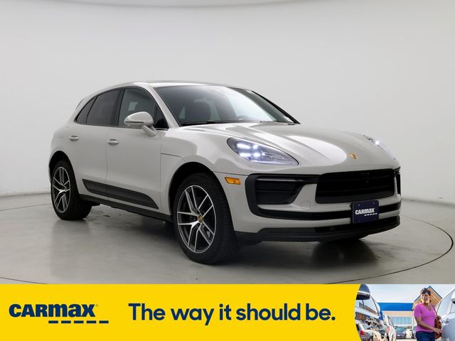 2022 Porsche Macan Base