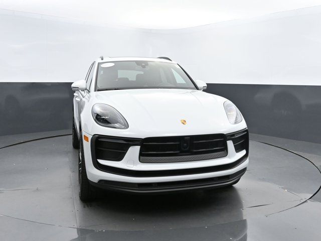 2022 Porsche Macan Base