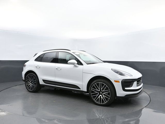 2022 Porsche Macan Base