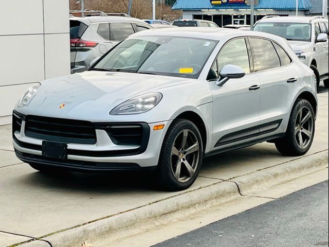 2022 Porsche Macan Base