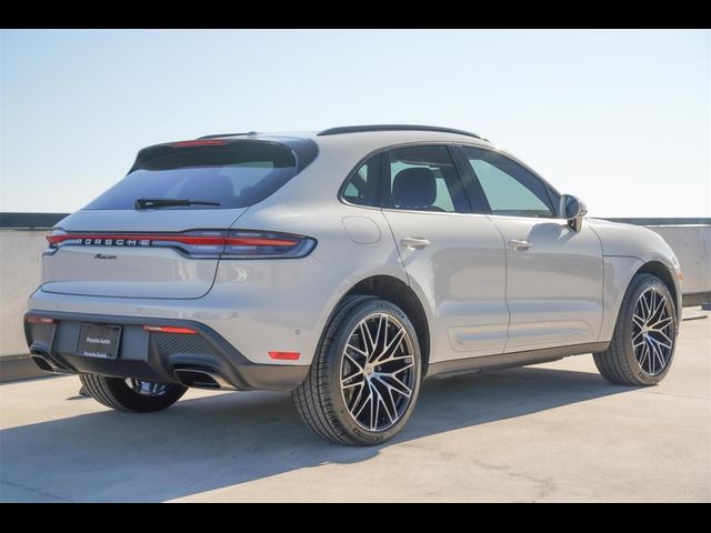 2022 Porsche Macan Base