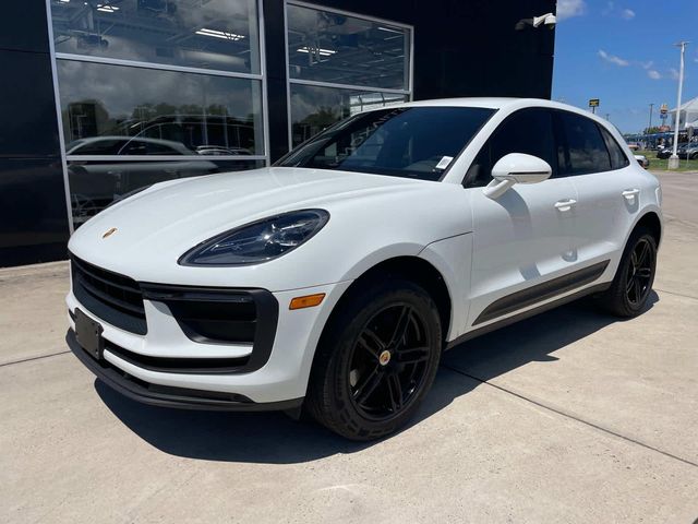 2022 Porsche Macan Base