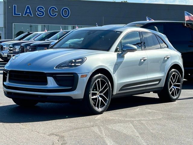 2022 Porsche Macan Base