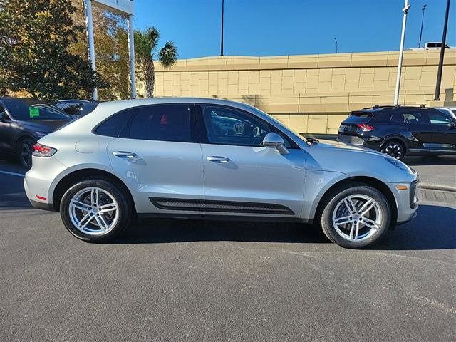 2022 Porsche Macan Base