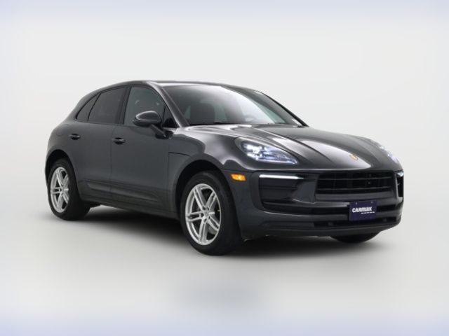 2022 Porsche Macan Base