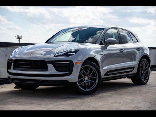 2022 Porsche Macan Base