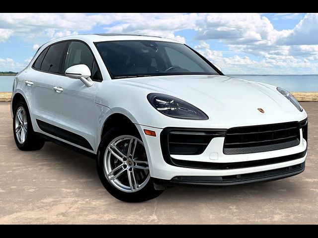 2022 Porsche Macan Base