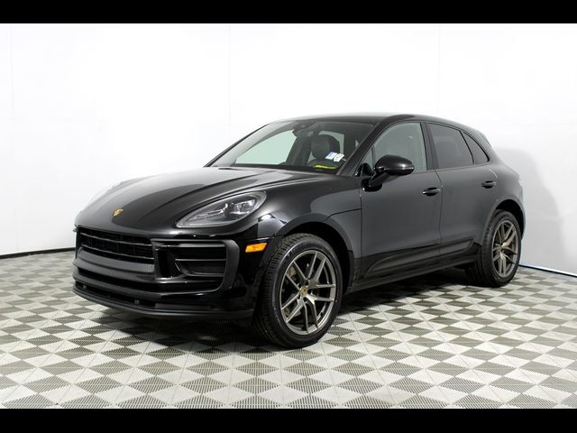 2022 Porsche Macan Base