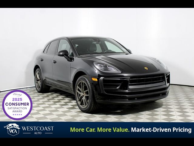 2022 Porsche Macan Base