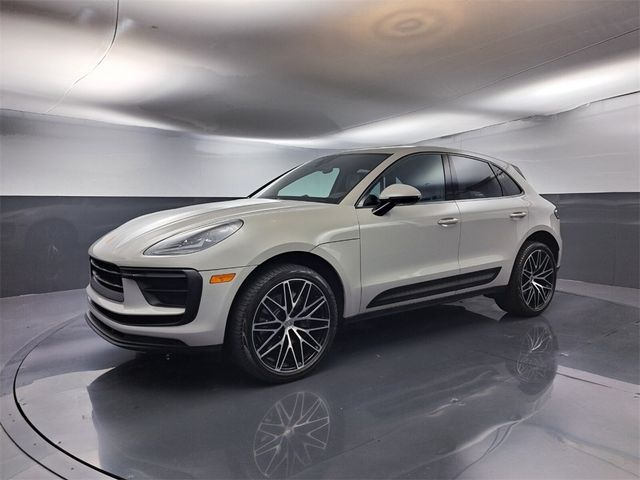 2022 Porsche Macan Base