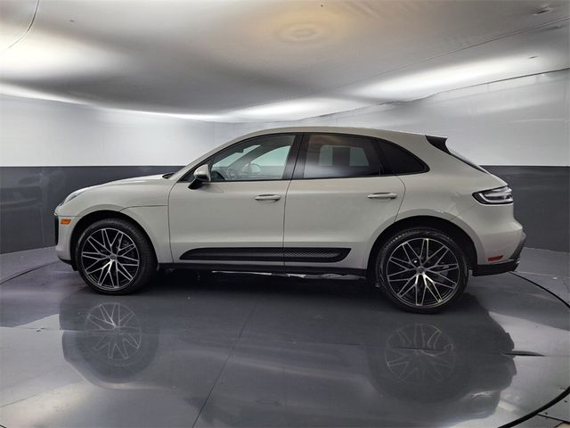 2022 Porsche Macan Base