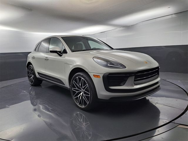 2022 Porsche Macan Base