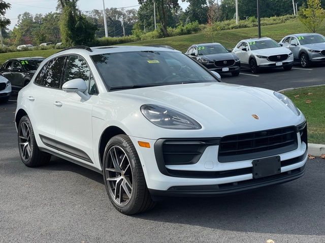 2022 Porsche Macan Base