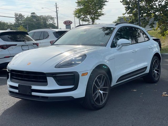 2022 Porsche Macan Base