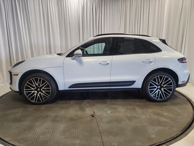 2022 Porsche Macan Base