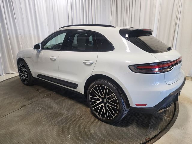 2022 Porsche Macan Base