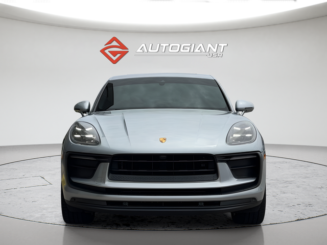 2022 Porsche Macan Base