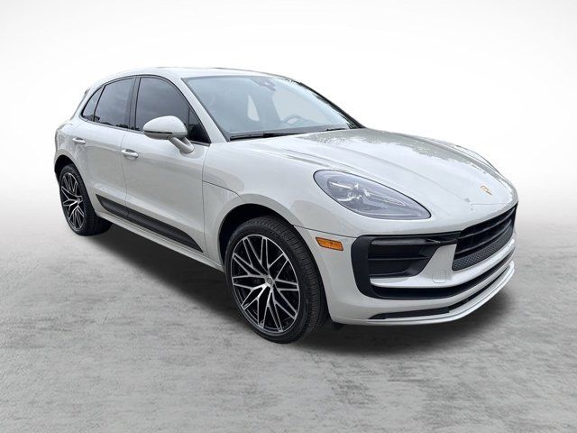 2022 Porsche Macan Base