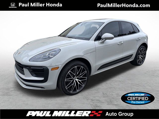 2022 Porsche Macan Base