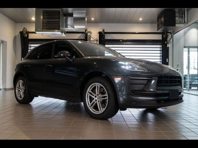 2022 Porsche Macan Base