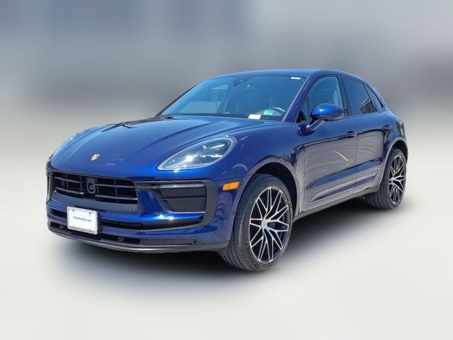 2022 Porsche Macan Base