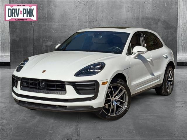 2022 Porsche Macan Base