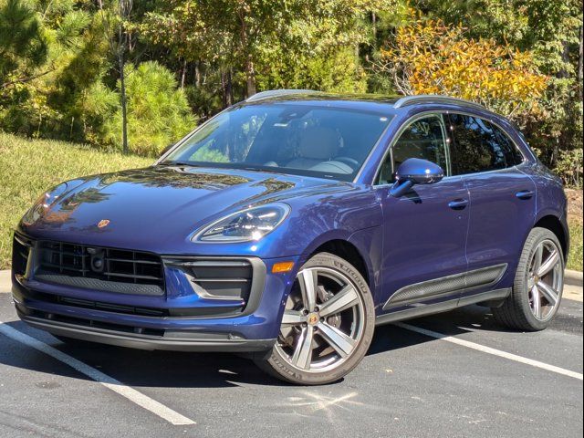 2022 Porsche Macan Base