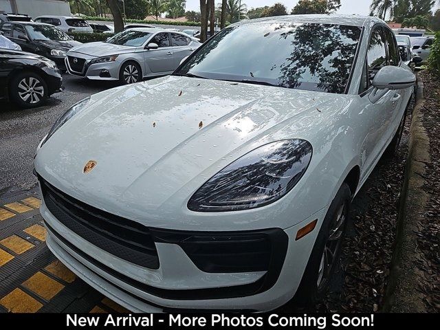 2022 Porsche Macan Base