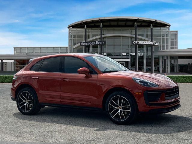 2022 Porsche Macan Base