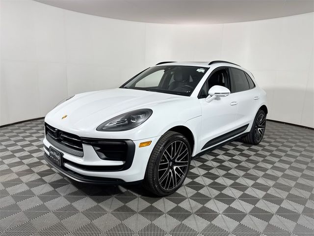 2022 Porsche Macan Base