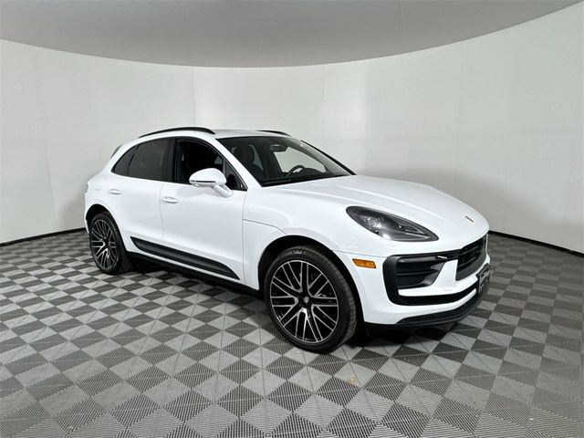 2022 Porsche Macan Base