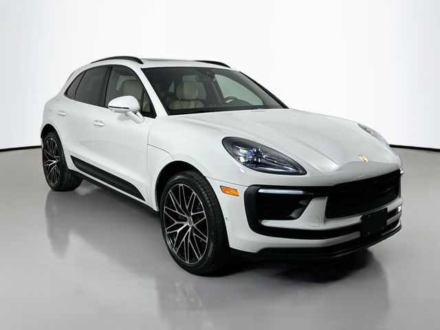 2022 Porsche Macan Base