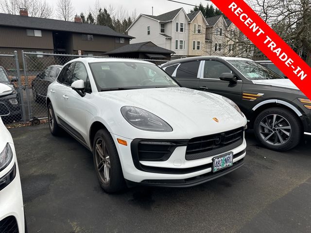 2022 Porsche Macan Base