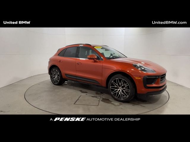 2022 Porsche Macan Base