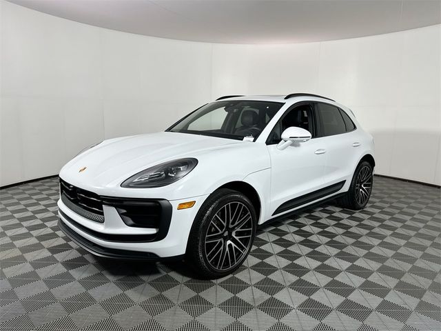 2022 Porsche Macan Base