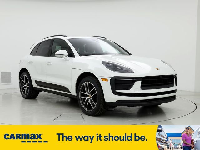 2022 Porsche Macan Base